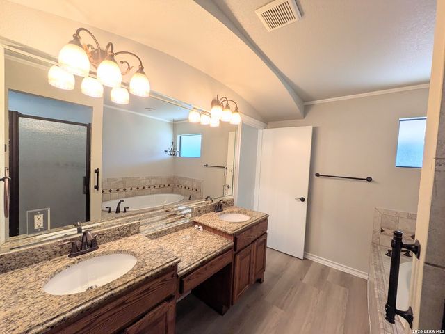 6618 CLOVERBEND ST, Leon Valley, TX 78238