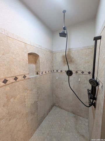 6618 CLOVERBEND ST, Leon Valley, TX 78238