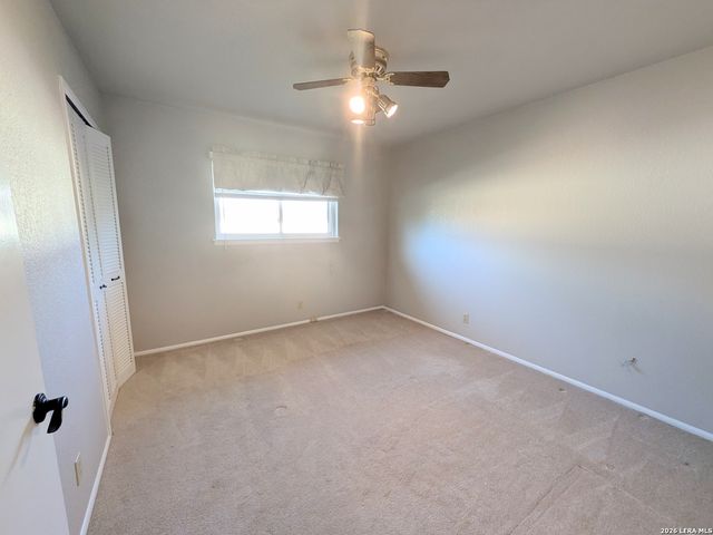 6618 CLOVERBEND ST, Leon Valley, TX 78238