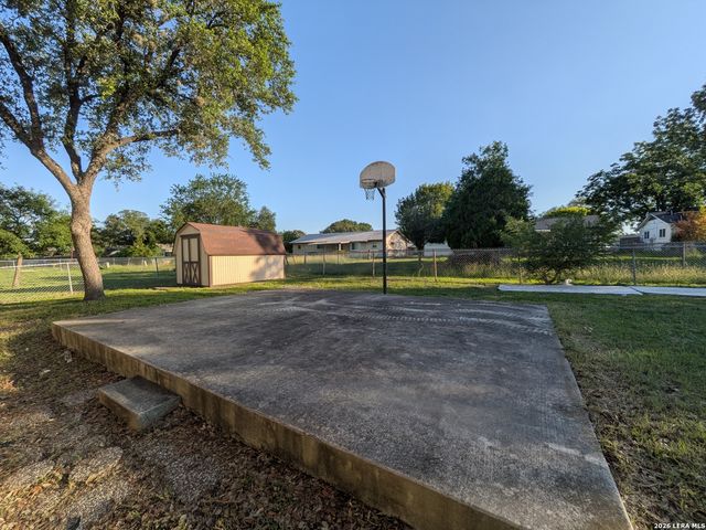 6618 CLOVERBEND ST, Leon Valley, TX 78238