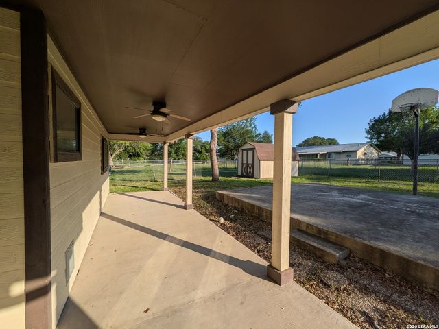 6618 CLOVERBEND ST, Leon Valley, TX 78238