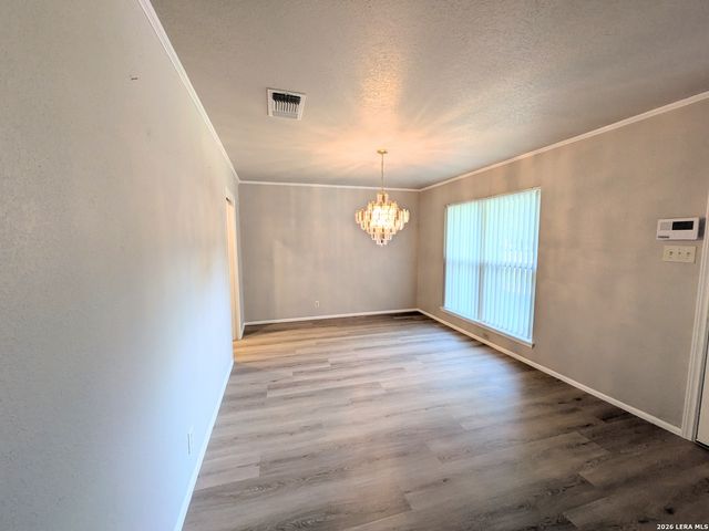 6618 CLOVERBEND ST, Leon Valley, TX 78238