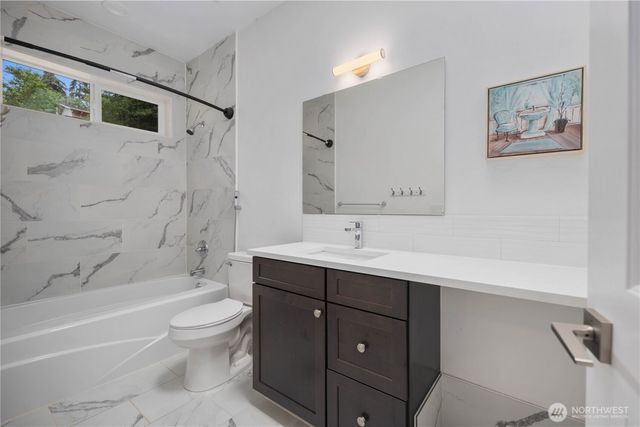 10622 55th Avenue S, Seattle, WA 98178