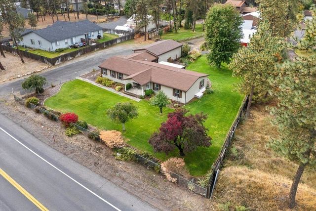 8827 N Seven Mile Rd, Nine Mile Falls, WA 99026