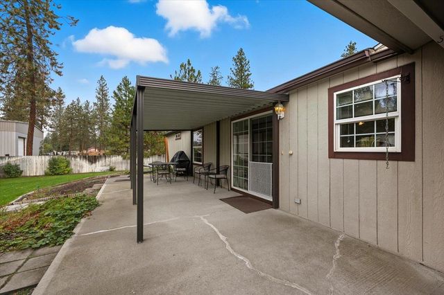 8827 N Seven Mile Rd, Nine Mile Falls, WA 99026