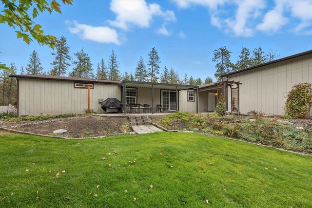 8827 N Seven Mile Rd, Nine Mile Falls, WA 99026