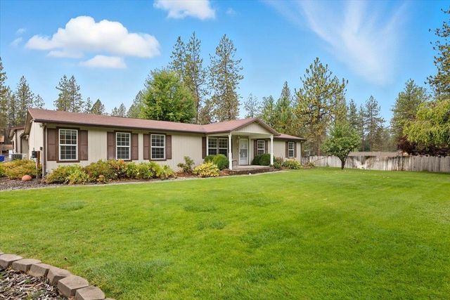 8827 N Seven Mile Rd, Nine Mile Falls, WA 99026