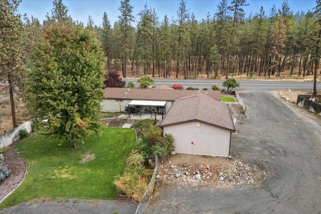 8827 N Seven Mile Rd, Nine Mile Falls, WA 99026