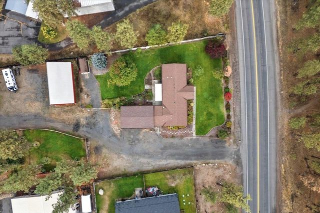 8827 N Seven Mile Rd, Nine Mile Falls, WA 99026