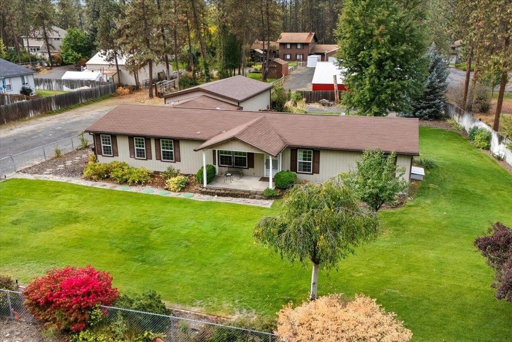 8827 N Seven Mile Rd, Nine Mile Falls, WA 99026