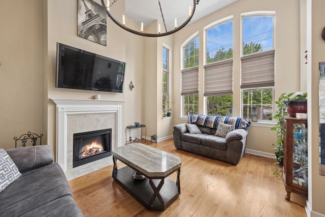 6635 W 64TH Place, Chicago, IL 60638