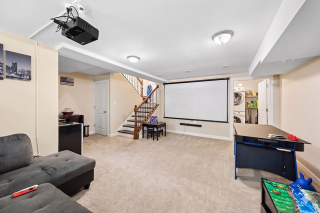 6635 W 64TH Place, Chicago, IL 60638