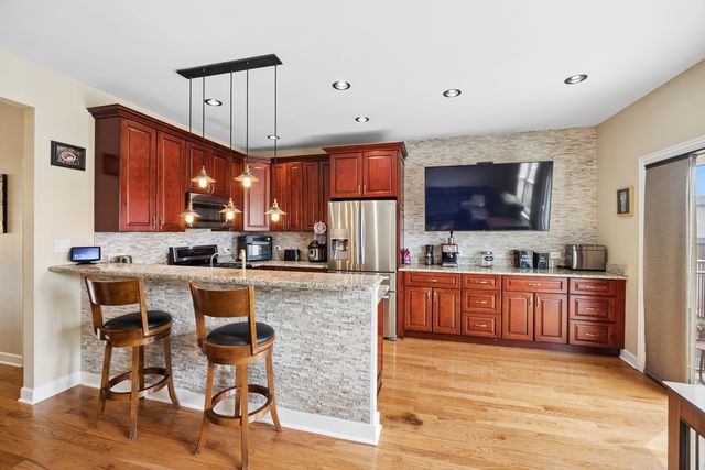 6635 W 64TH Place, Chicago, IL 60638