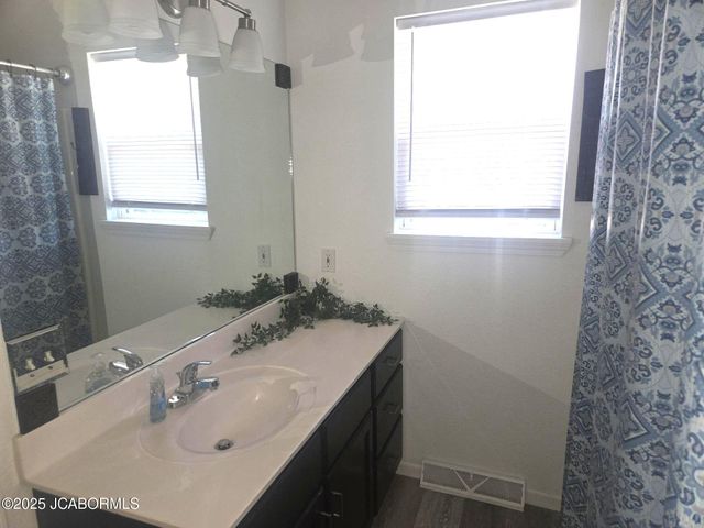 11992 COUNTY RD 4001, Holts Summit, MO 65043