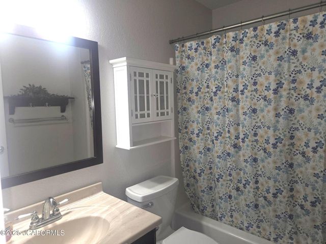 11992 COUNTY RD 4001, Holts Summit, MO 65043