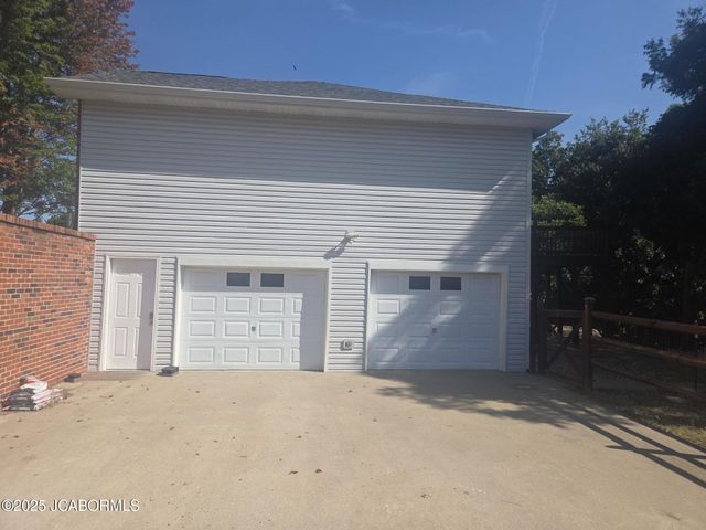 11992 COUNTY RD 4001, Holts Summit, MO 65043