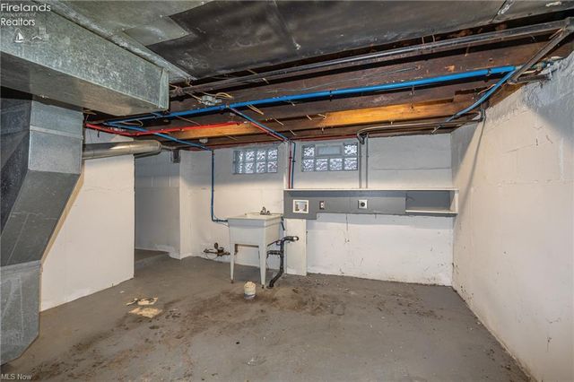 2349 Kelly Place, Lorain, OH 44052