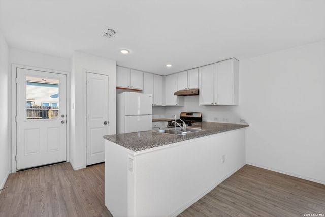 8511 Rose Tanager, San Antonio, TX 78245