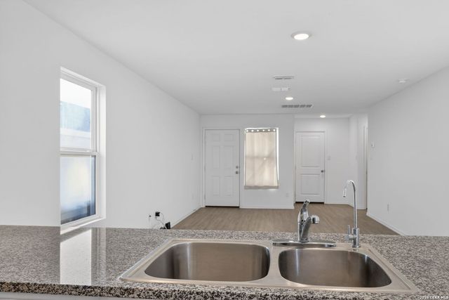 8511 Rose Tanager, San Antonio, TX 78245