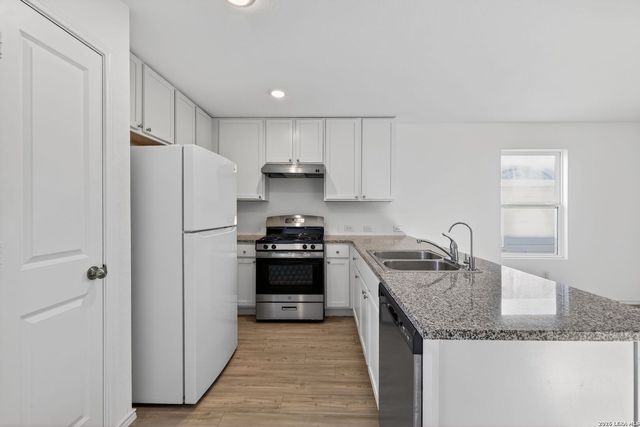 8511 Rose Tanager, San Antonio, TX 78245