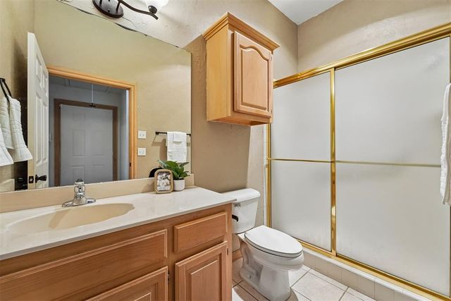 9420 Lansbrook Lane, Oklahoma City, OK 73162