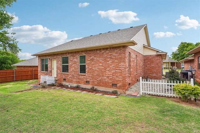 9420 Lansbrook Lane, Oklahoma City, OK 73162