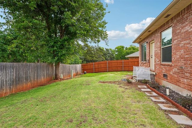 9420 Lansbrook Lane, Oklahoma City, OK 73162