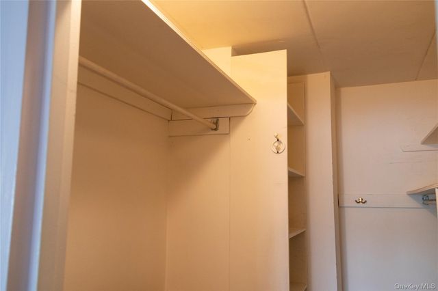 30 Greenridge Avenue 4E, White Plains, NY 10605