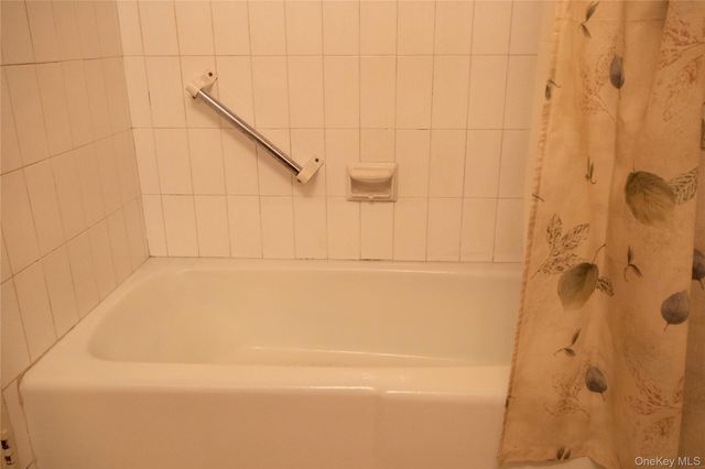 30 Greenridge Avenue 4E, White Plains, NY 10605