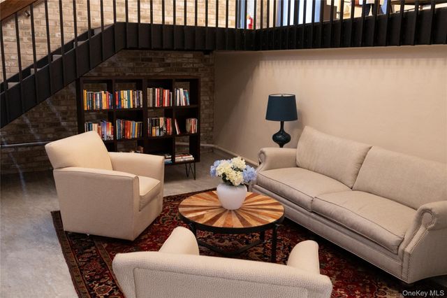 30 Greenridge Avenue 4E, White Plains, NY 10605