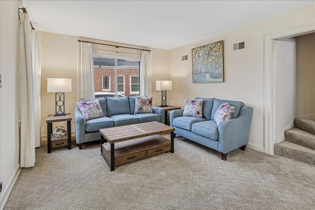 7531 W Cleveland Street, Niles, IL 60714