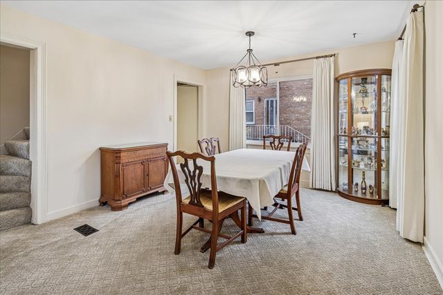 7531 W Cleveland Street, Niles, IL 60714