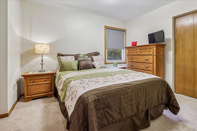 7531 W Cleveland Street, Niles, IL 60714