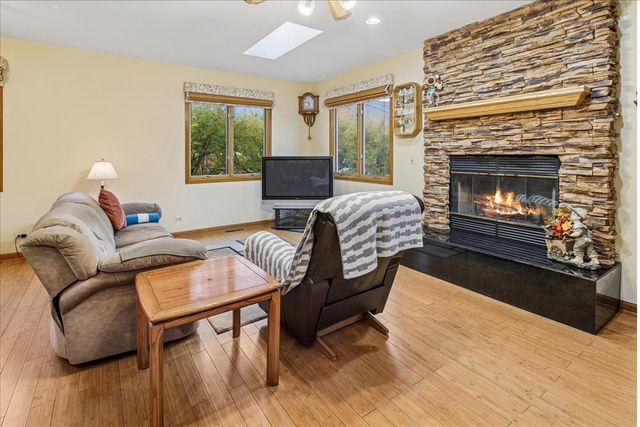 7531 W Cleveland Street, Niles, IL 60714