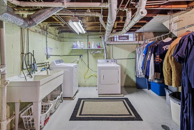 7531 W Cleveland Street, Niles, IL 60714