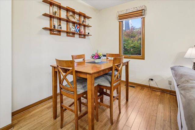 7531 W Cleveland Street, Niles, IL 60714