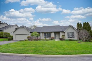 2 Dartmouth Court, Pittsford, NY 14534