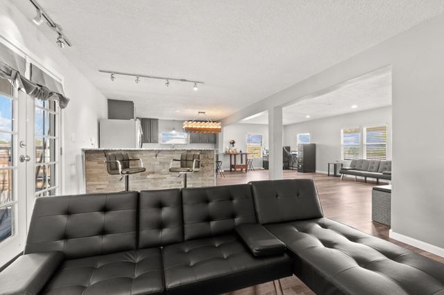 5373 RAGLIN Avenue SW, Albuquerque, NM 87121