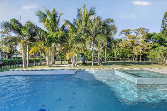 13172 Doubletree Circle, Wellington, FL 33414