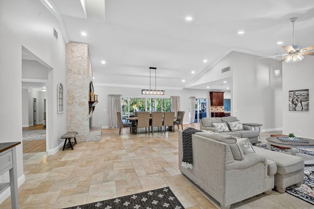 13172 Doubletree Circle, Wellington, FL 33414