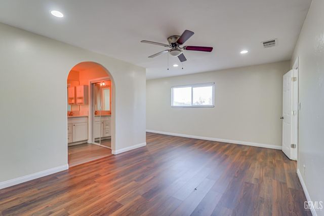 10429 Enger Street, Bakersfield, CA 93312