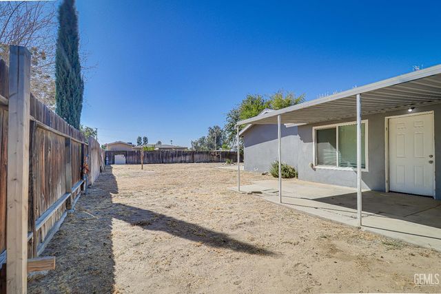 10429 Enger Street, Bakersfield, CA 93312