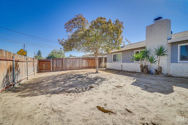 10429 Enger Street, Bakersfield, CA 93312