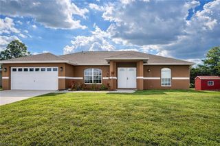 528 Peerless CIR, Lehigh Acres, FL 33974
