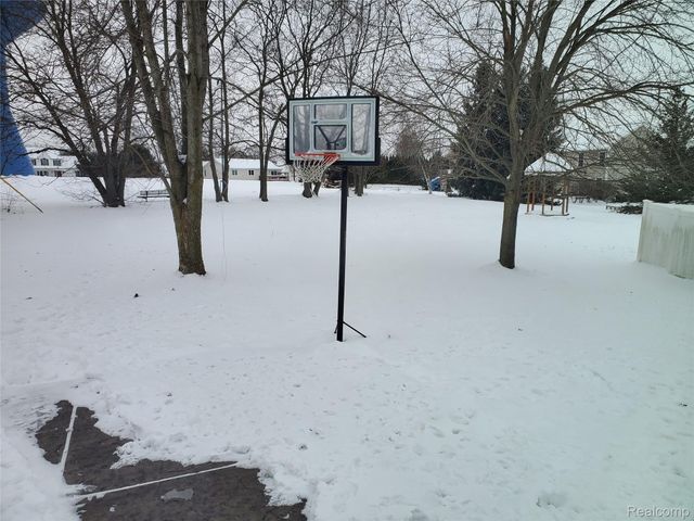 2830 Bonny Brook Drive, Howell, MI 48843