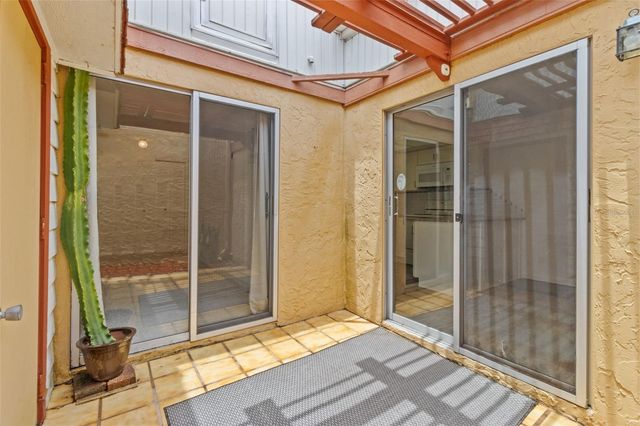 1163 ORANGE TREE CIRCLE W D, Palm Harbor, FL 34684