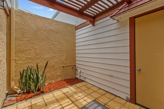 1163 ORANGE TREE CIRCLE W D, Palm Harbor, FL 34684