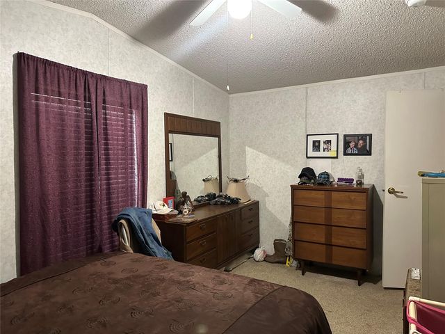 944 Whispering Pine Lane, Lufkin, TX 75901