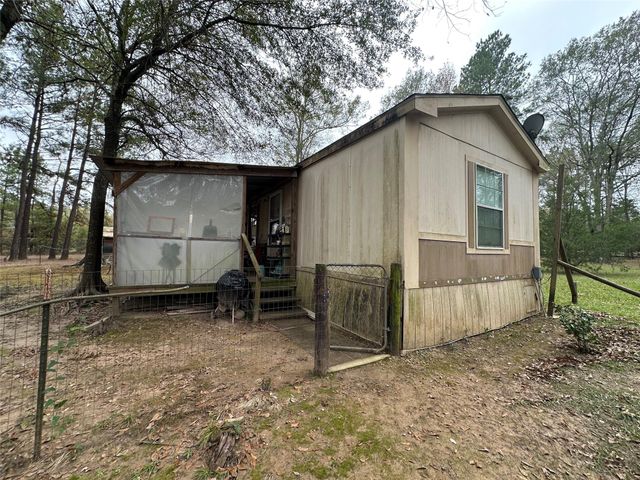 944 Whispering Pine Lane, Lufkin, TX 75901