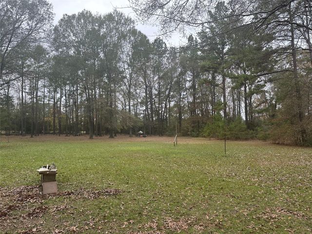 944 Whispering Pine Lane, Lufkin, TX 75901